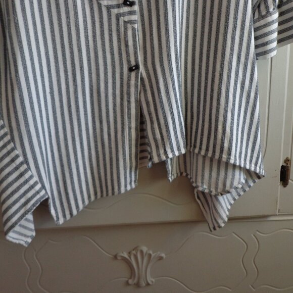 NWOT Soft Surroundings Striped Asymmetrical Tunic L Black/White Button Closure - Picture 8 of 16